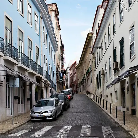 Center - Chiado - Heart Of דירה *